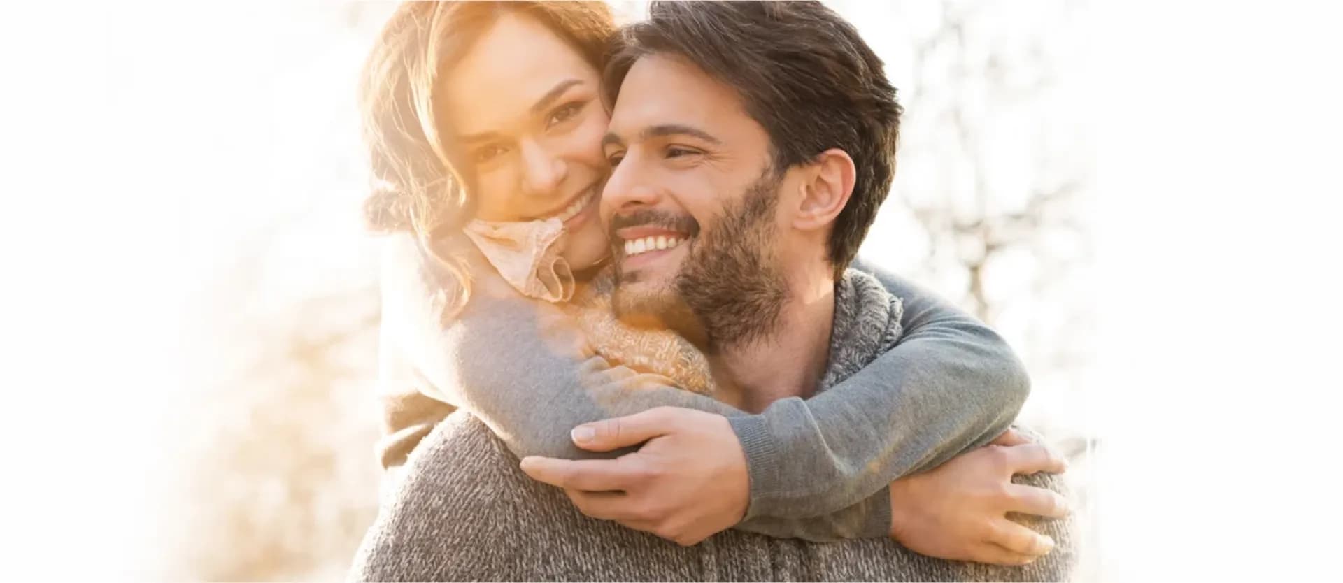 Szczęśliwa para w nowym domu